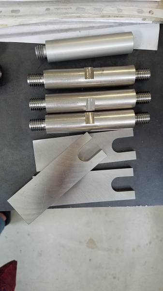 Axes et supports pour rouleaux réaliser par usinage de précision à proximité de Marseille
