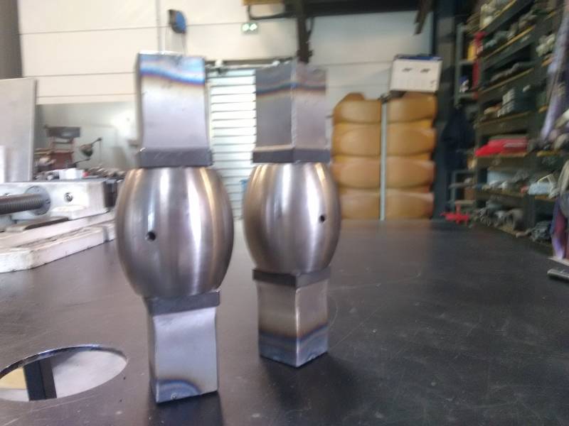 Trouver Tourillons de portail pour des carrés pleins ou des tubes carrés Arles et les bouches du rhône